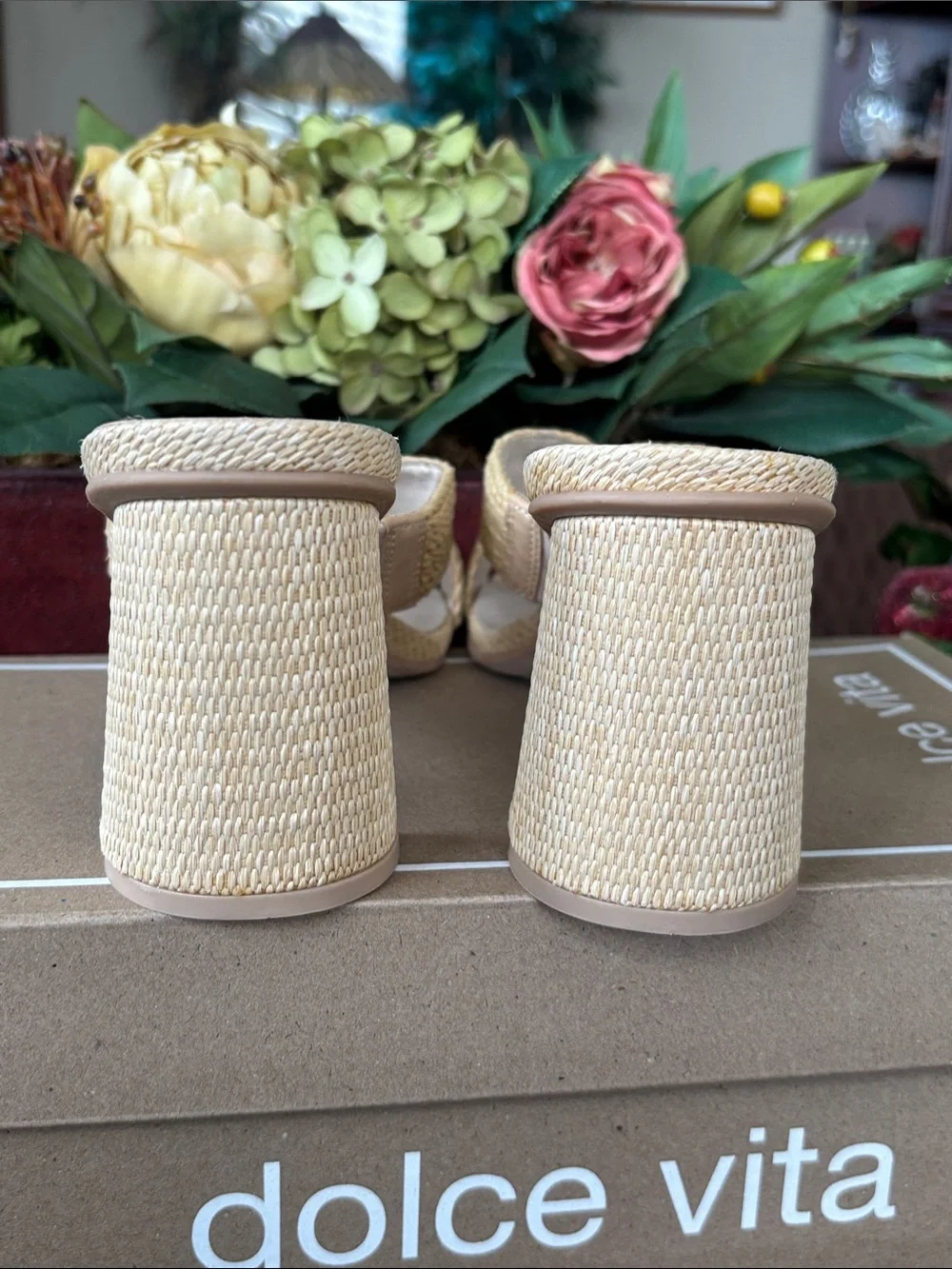 Dolce Vita Woven Light Natural Raffia Block Heels Slip On Sandals Square Toe